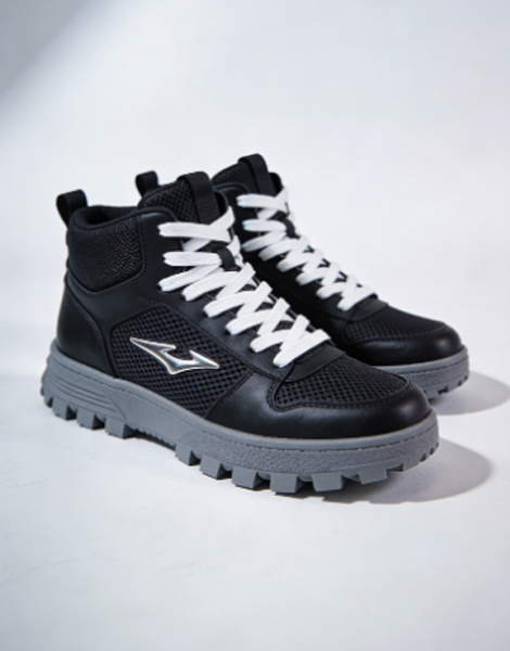 Sports Shoes Wholesale Discount